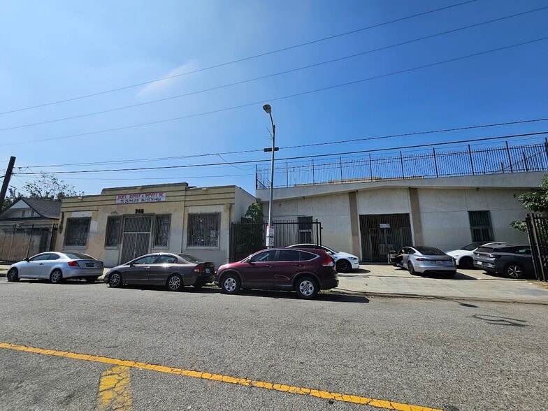 More Photos Of 746 E 17th St, Los Angeles Industrial For Lease