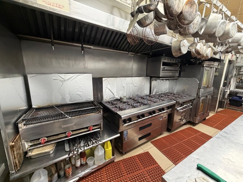 More Photos Of 2027 Emmons Ave, Brooklyn Restaurant For Lease