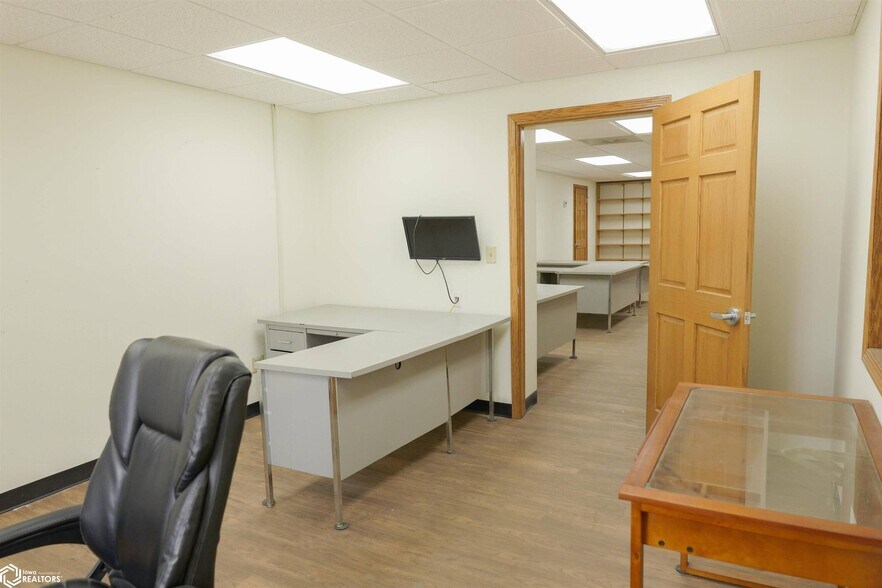 More Photos Of 1130 Broadway St, West Burlington Industrial For Lease