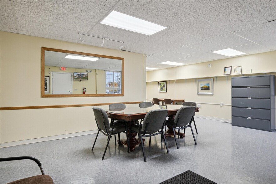 More Photos Of 22610 Rosewood St, Oak Park Office Residential For Sale