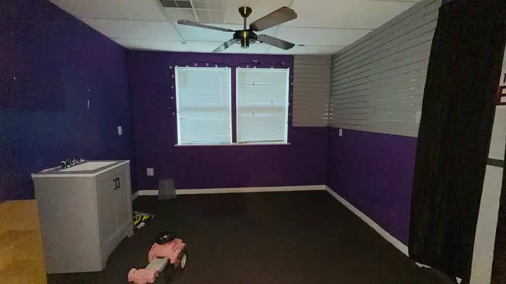 More Photos Of 109 W Midway Dr, Euless Medical For Sale