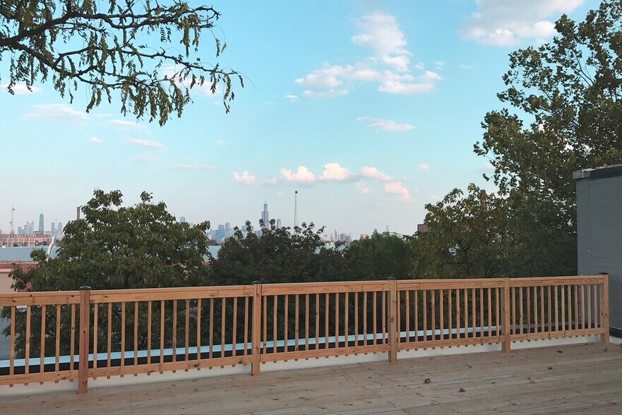 More Photos Of 548 N Sacramento Blvd, Chicago Industrial For Sale