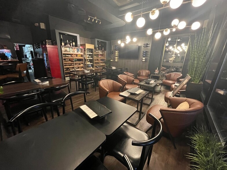 More Photos Of 621 N Fort Wayne Ave, Indianapolis Restaurant For Sale