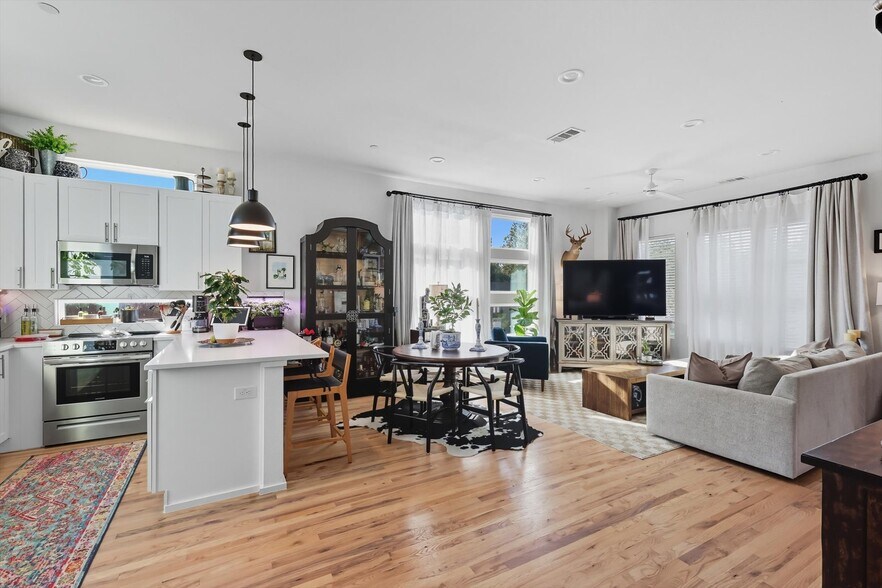 More Photos Of 5647 Live Oak, Dallas Apartments For Sale