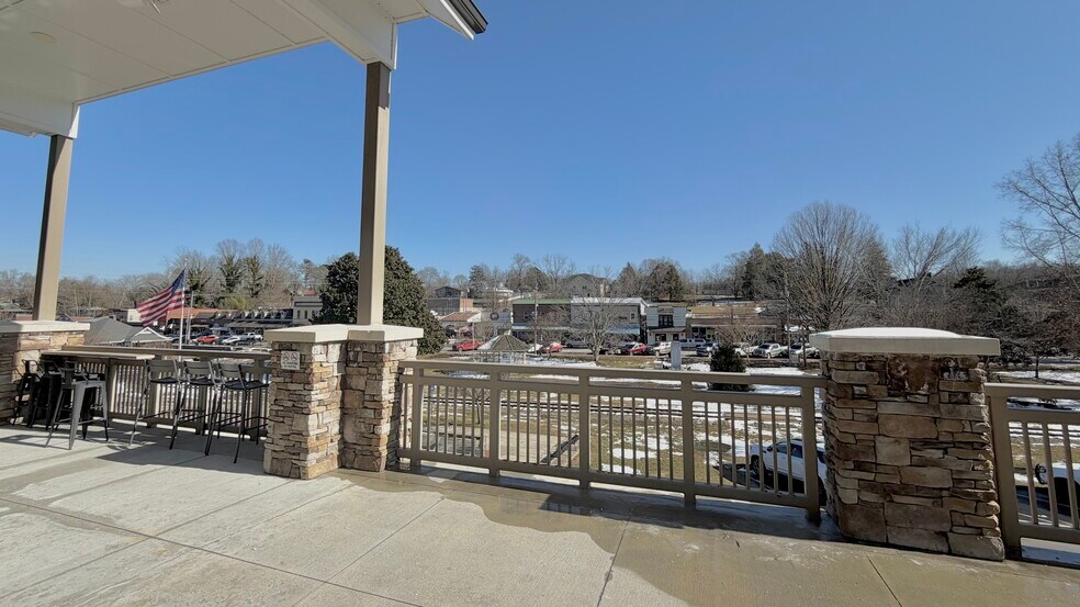 More Photos Of 322 W Main St, Blue Ridge Religious Facility For Lease