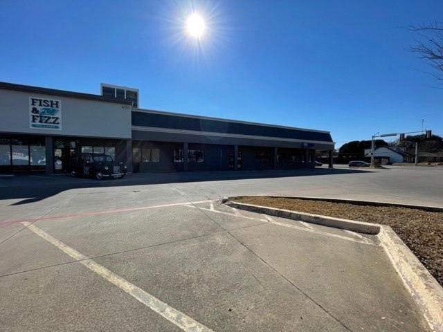 More Photos Of 400 N Coit Rd, Richardson General Retail For Lease