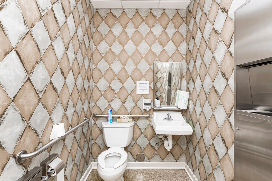 More Photos Of 8425 Cumberland Pl, Baton Rouge Medical For Lease