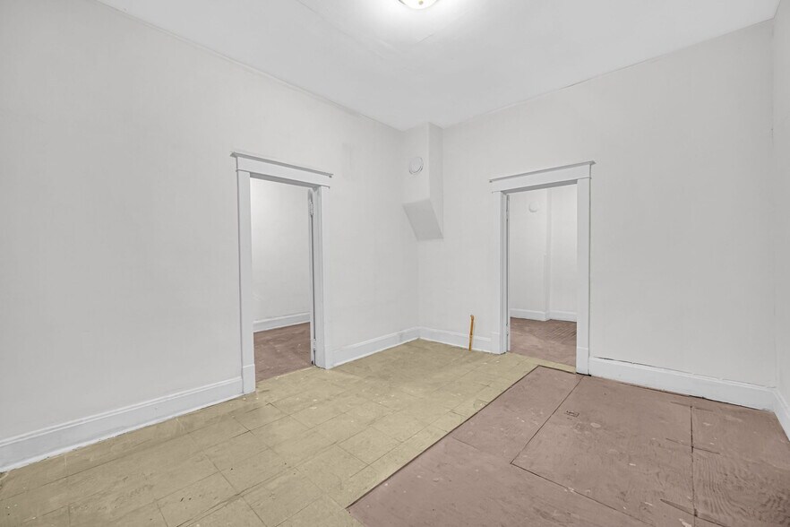 More Photos Of 701 Meeker Ave, Joliet Flex For Sale