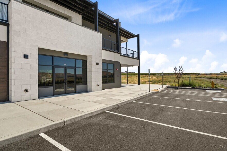 More Photos Of 5069 Ava Way, Richland Storefront Retail Office For Lease