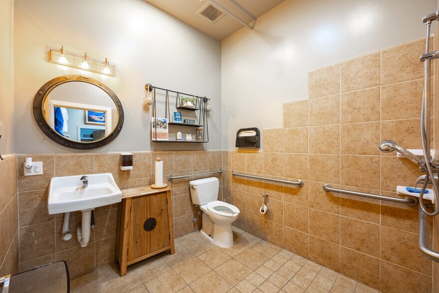 More Photos Of 313-323 Princeton Ave, Half Moon Bay Service For Lease
