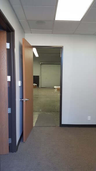 More Photos Of 1861 N Gaffey St, San Pedro Flex For Lease