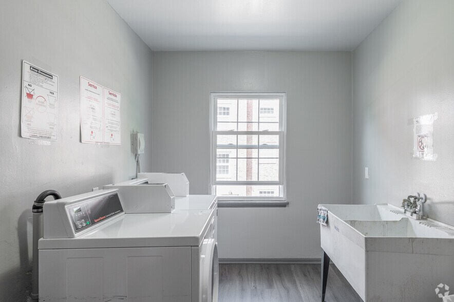 More Photos Of 20000 Van Aken Blvd, Shaker Heights Apartments For Sale