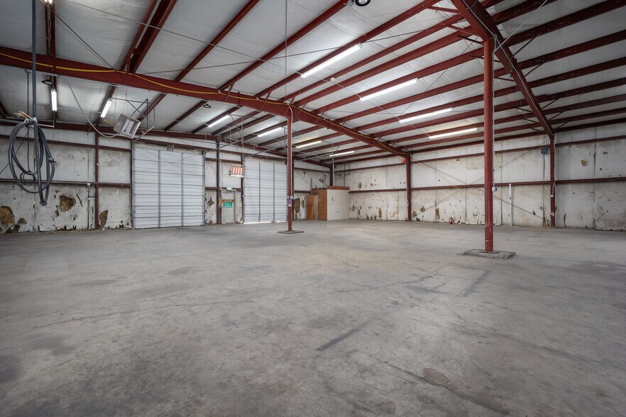 More Photos Of 2805 Broce Dr, Norman Warehouse For Sale