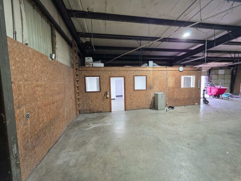 More Photos Of 6190 US Hwy 220, Stoneville Warehouse For Lease