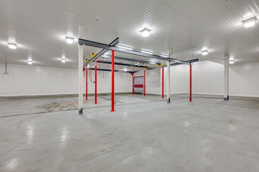 More Photos Of 904 Regal Row, Dallas Refrigeration Cold Storage For Lease