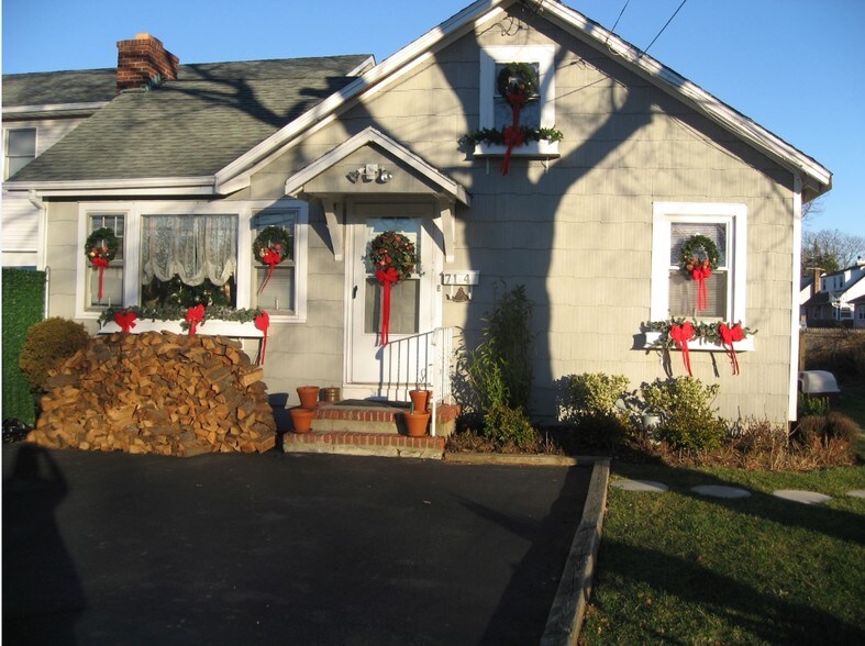 More Photos Of 150 Jerusalem Ave, Massapequa Office For Sale