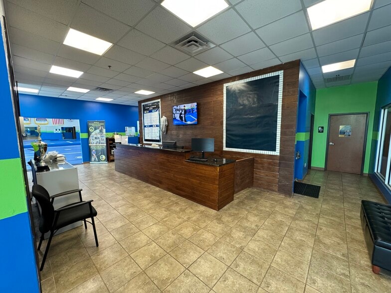 More Photos Of 2050 Alma Rd, McKinney Storefront Retail Office For Lease
