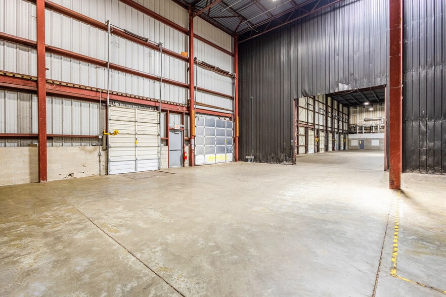 More Photos Of 4 Energy Way, West Warwick Distribution For Lease