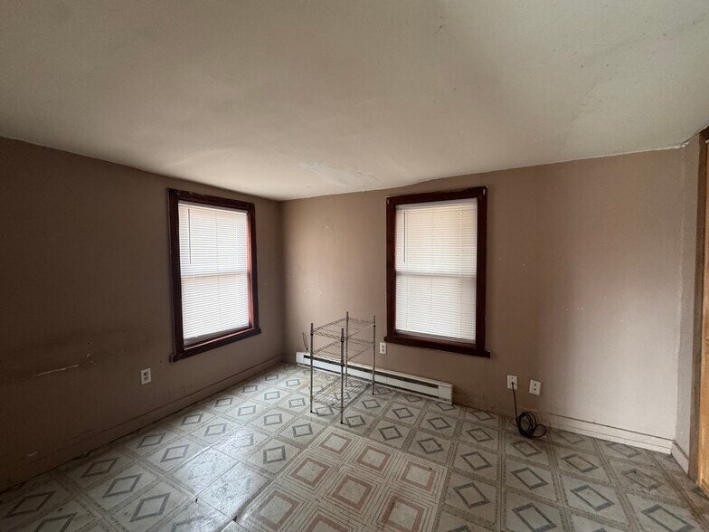 More Photos Of 64 Union St, Vernon Apartments For Sale