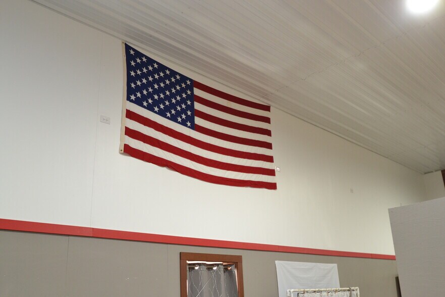 More Photos Of 3247 IN-28, Tipton Specialty For Sale