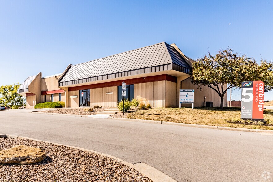 Primary Photo Of 1134-1150 W Cambridge Circle Dr, Kansas City Light Distribution For Lease