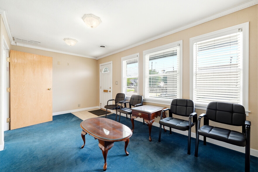 More Photos Of 4910 Maccorkle Ave SW, Charleston Medical For Sale