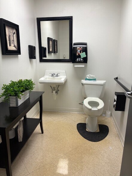 More Photos Of 432 Prospect Ave, North Fond Du Lac Freestanding For Sale