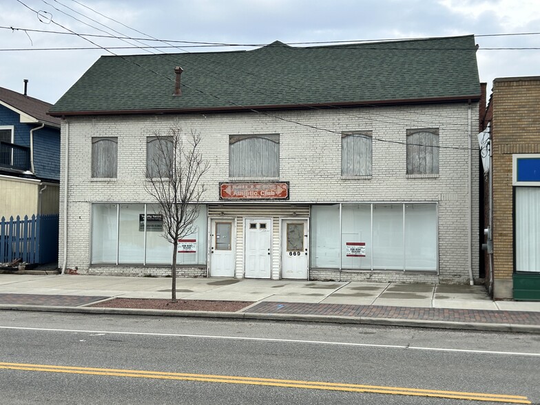 Primary Photo Of 669 E 185th St, Euclid General Retail For Sale