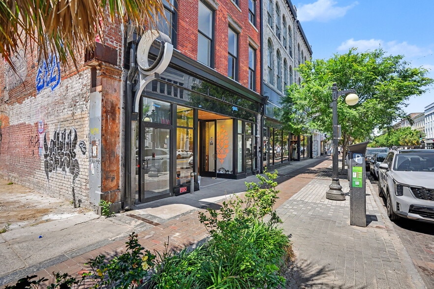 More Photos Of 217-221 W Broughton St, Savannah Storefront Retail Office For Lease
