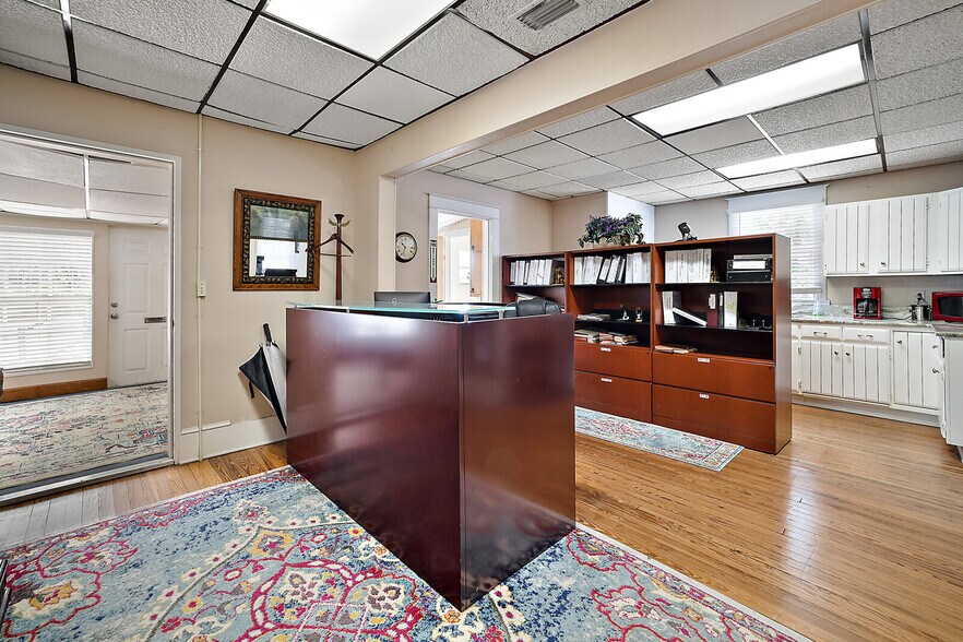 More Photos Of 324 N Texas Ave, Tavares Office For Lease