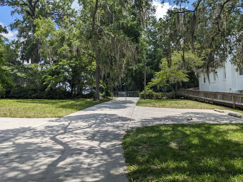 More Photos Of 5474 Worthington Triangle, Lake Park Religious Facility For Sale