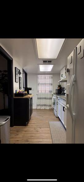 More Photos Of 4080 Spring Rd, Las Vegas Office Residential For Lease