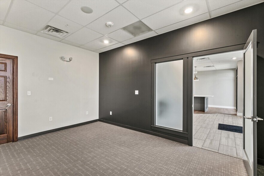 More Photos Of 55-95 Dartmoor Dr, Waukee General Retail For Lease