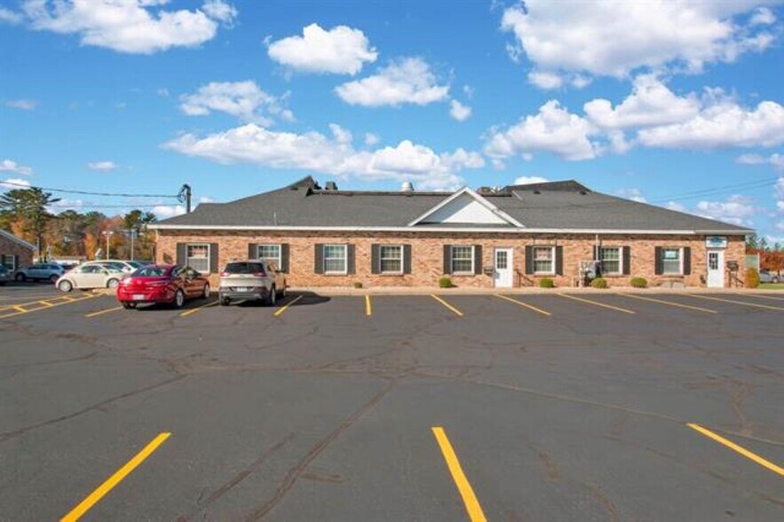 More Photos Of 2811 8th St, Wisconsin Rapids Office For Lease
