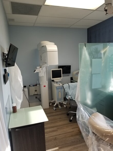 More Photos Of 1501 Superior Ave, Newport Beach Medical For Lease