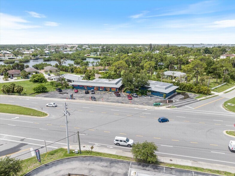 More Photos Of 2009-2025 S McCall Rd, Englewood Medical For Lease