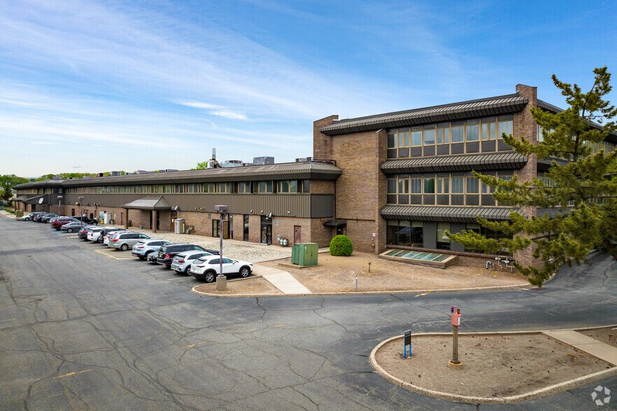 1001 McBride Ave, Woodland Park, NJ 07424 Retail For Lease