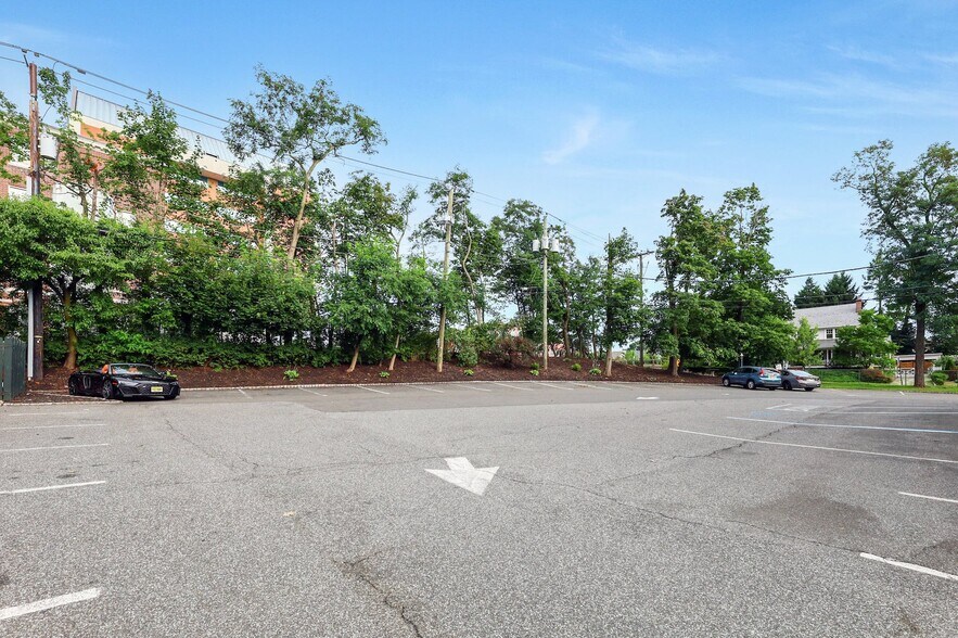 More Photos Of 230 Sherman Ave, Glen Ridge Medical For Lease