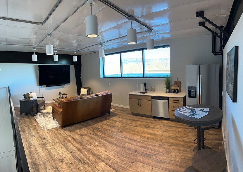 More Photos Of 2275 Busch Ave, Colorado Springs Flex For Lease