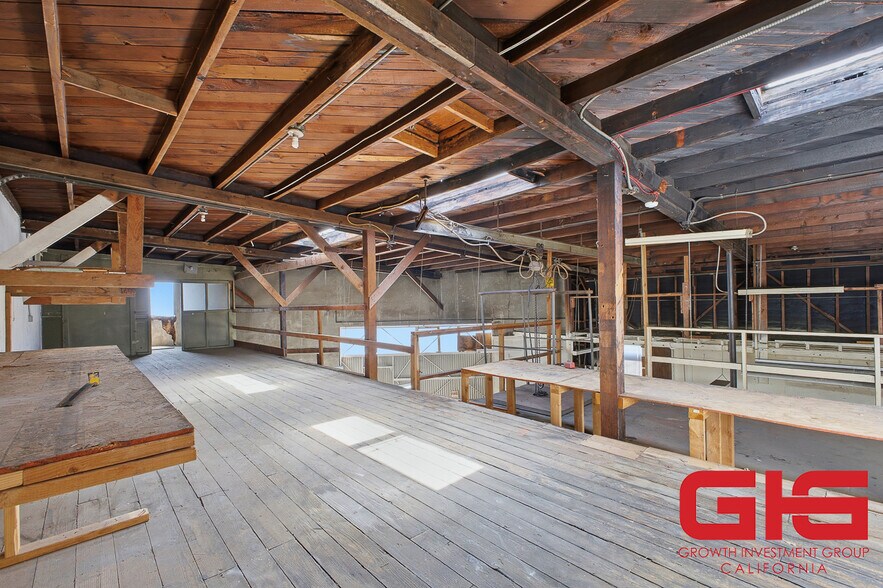 More Photos Of 2020 S Mesa St, San Pedro Industrial For Sale