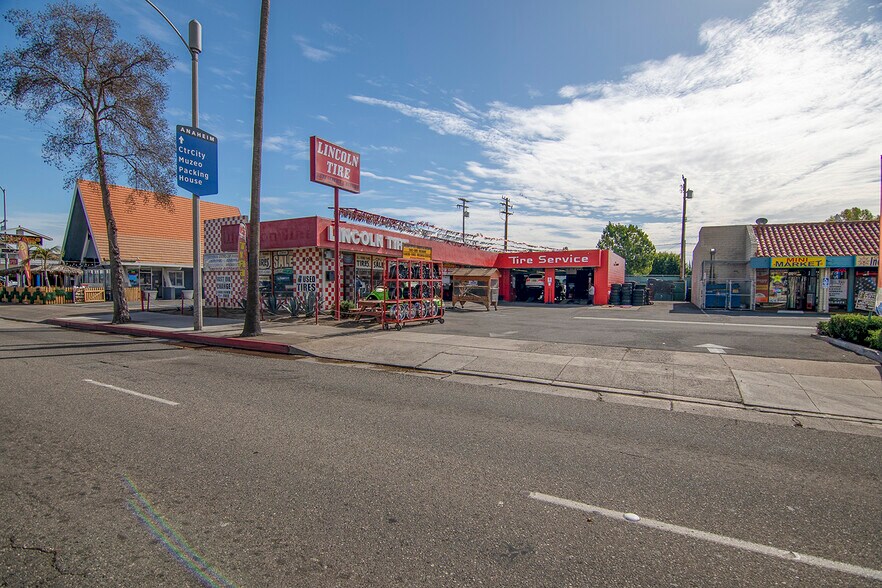 More Photos Of 808 W Lincoln Ave, Anaheim Auto Repair For Sale