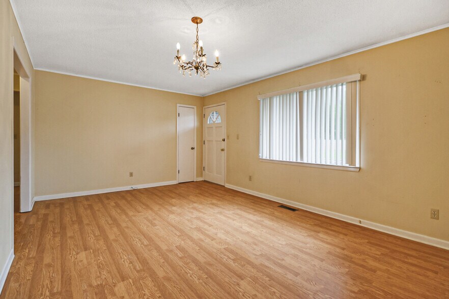 More Photos Of 148 Porter Ln, Spring City Specialty For Sale