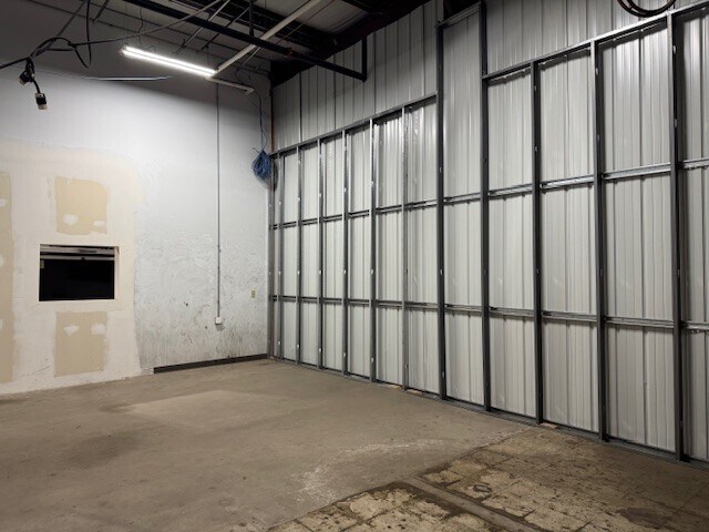 More Photos Of 800 Scott St, Wausau Light Manufacturing For Lease