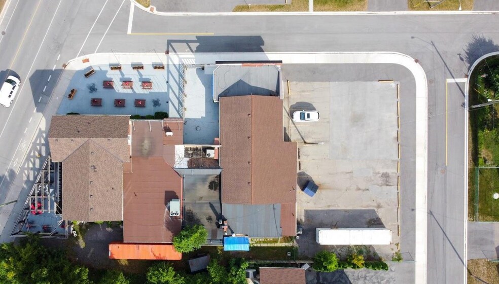 More Photos Of 106 Lakeport Rd, St Catharines Restaurant For Sale