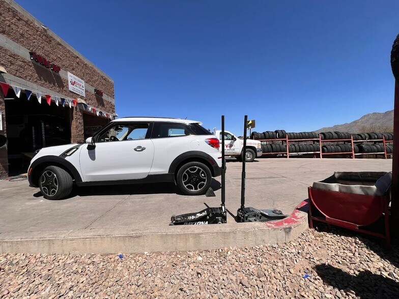 More Photos Of 1185 Circulo Mercado, Rio Rico General Retail For Sale