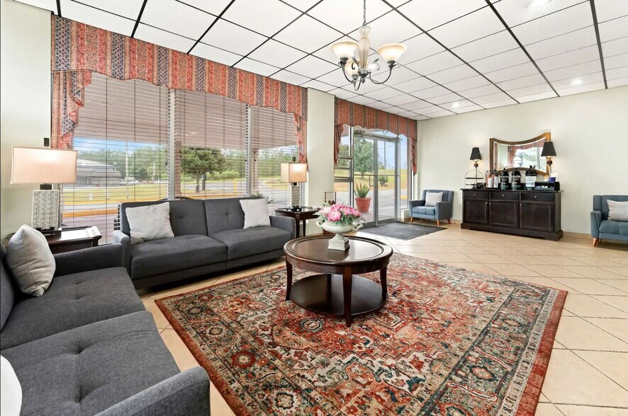 More Photos Of 1205 S Martin Luther King Blvd, Americus Hotel For Sale