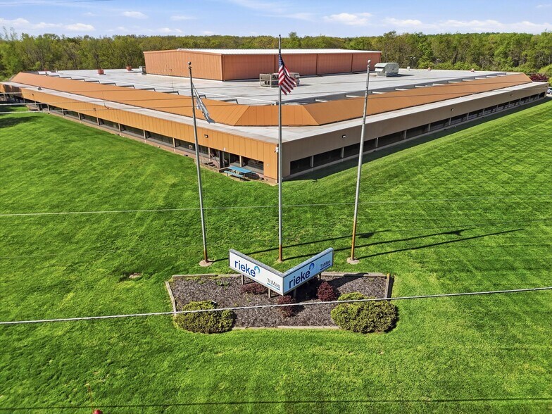 More Photos Of 2855 E Bellefontaine Rd, Hamilton Warehouse For Sale