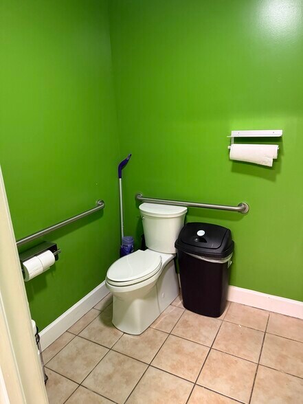 More Photos Of 10175 Fortune Pky, Jacksonville Office For Lease