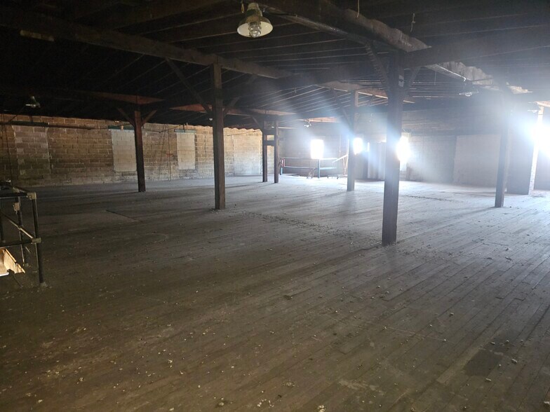 More Photos Of 173 Water St, Bridgeton Warehouse For Sale