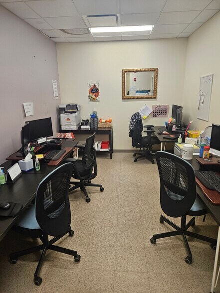 More Photos Of 10690 Del Mar Pky, Aurora Unknown For Lease